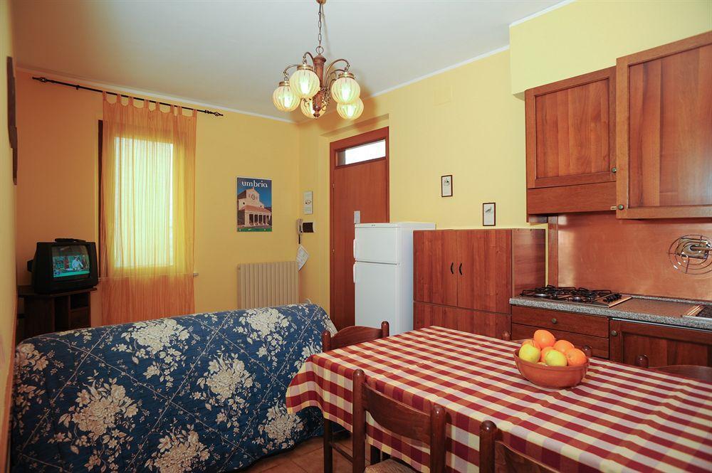 Agriturismo La Mora 阿西西 外观 照片