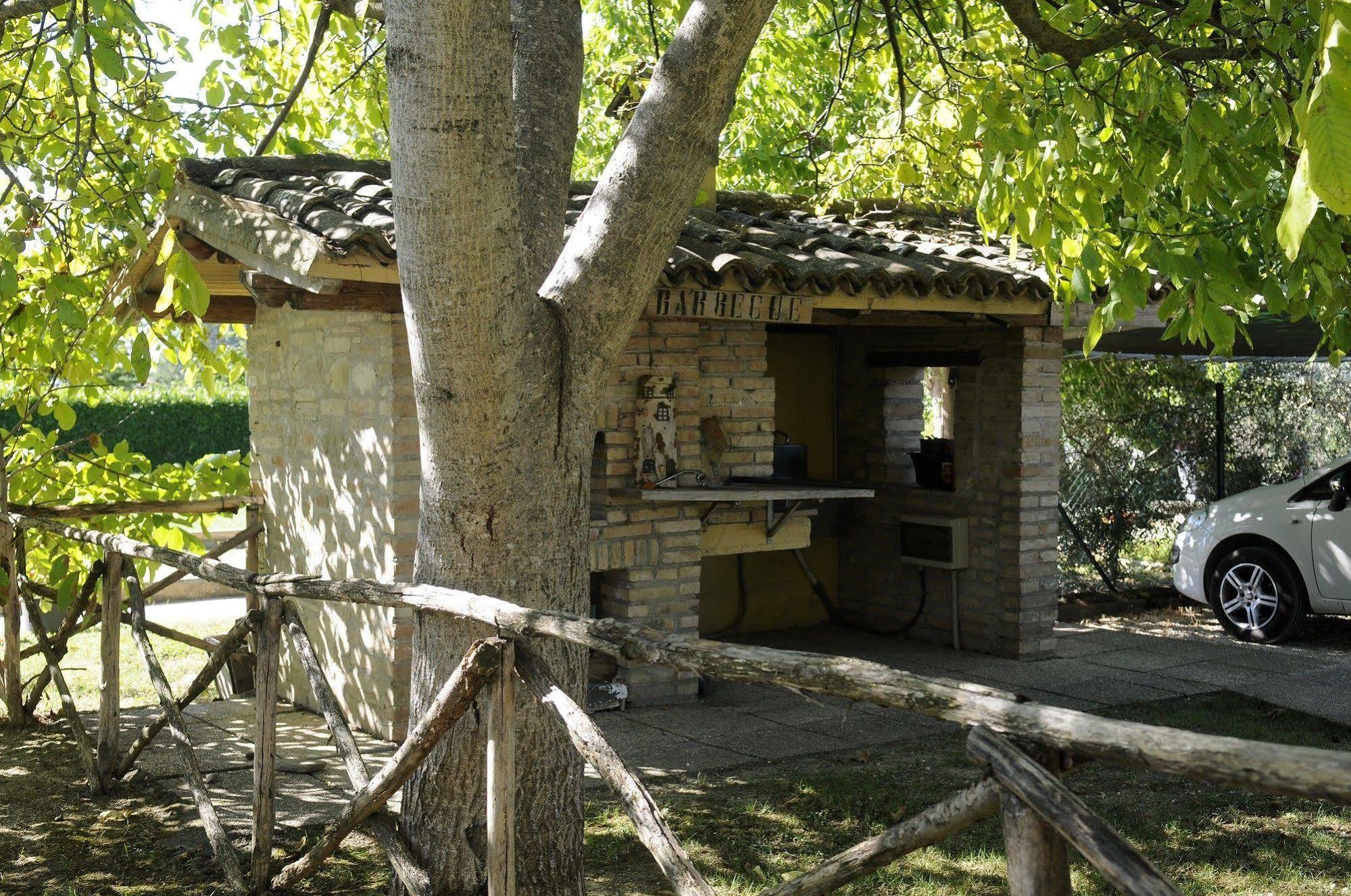 Agriturismo La Mora 阿西西 外观 照片