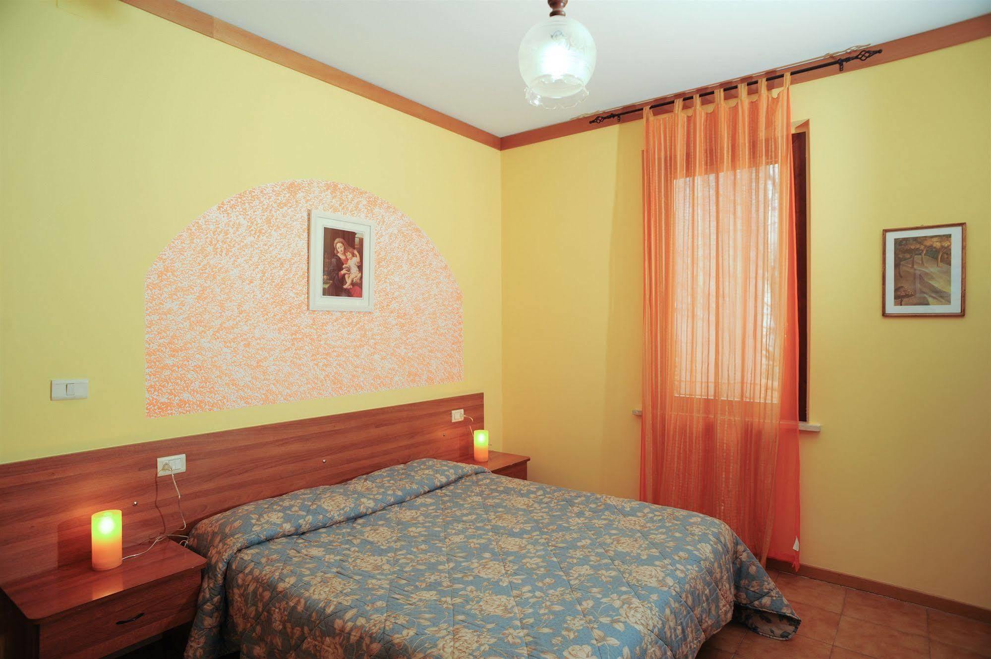 Agriturismo La Mora 阿西西 外观 照片