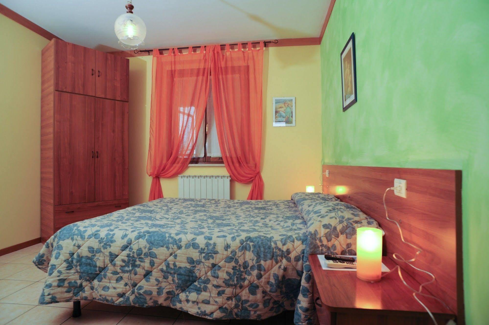 Agriturismo La Mora 阿西西 外观 照片