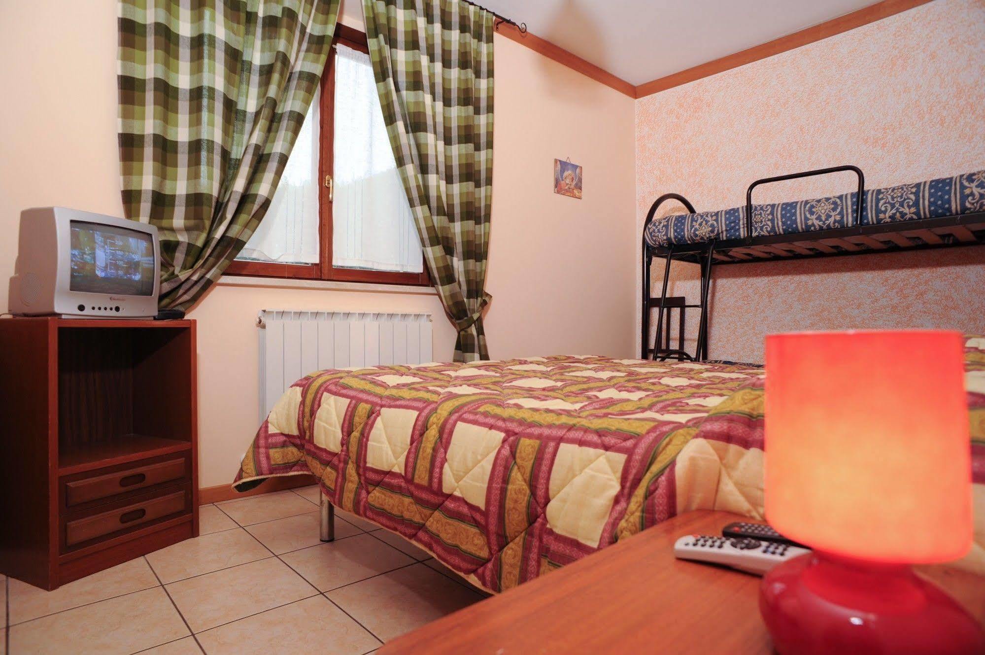 Agriturismo La Mora 阿西西 外观 照片